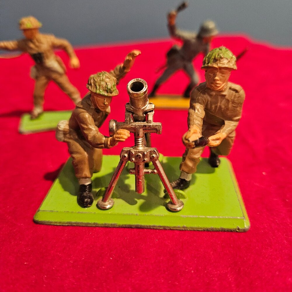 Britains Deetail Mortar Team   G10